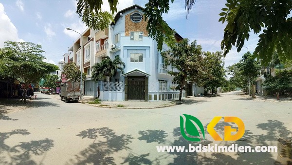 Bán biệt thự góc 2 mặt tiền KDC Savimex quận 7 ( ngay chợ Phú Thuận).